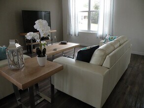 Building Photo - 10220 W Waterlander Lp