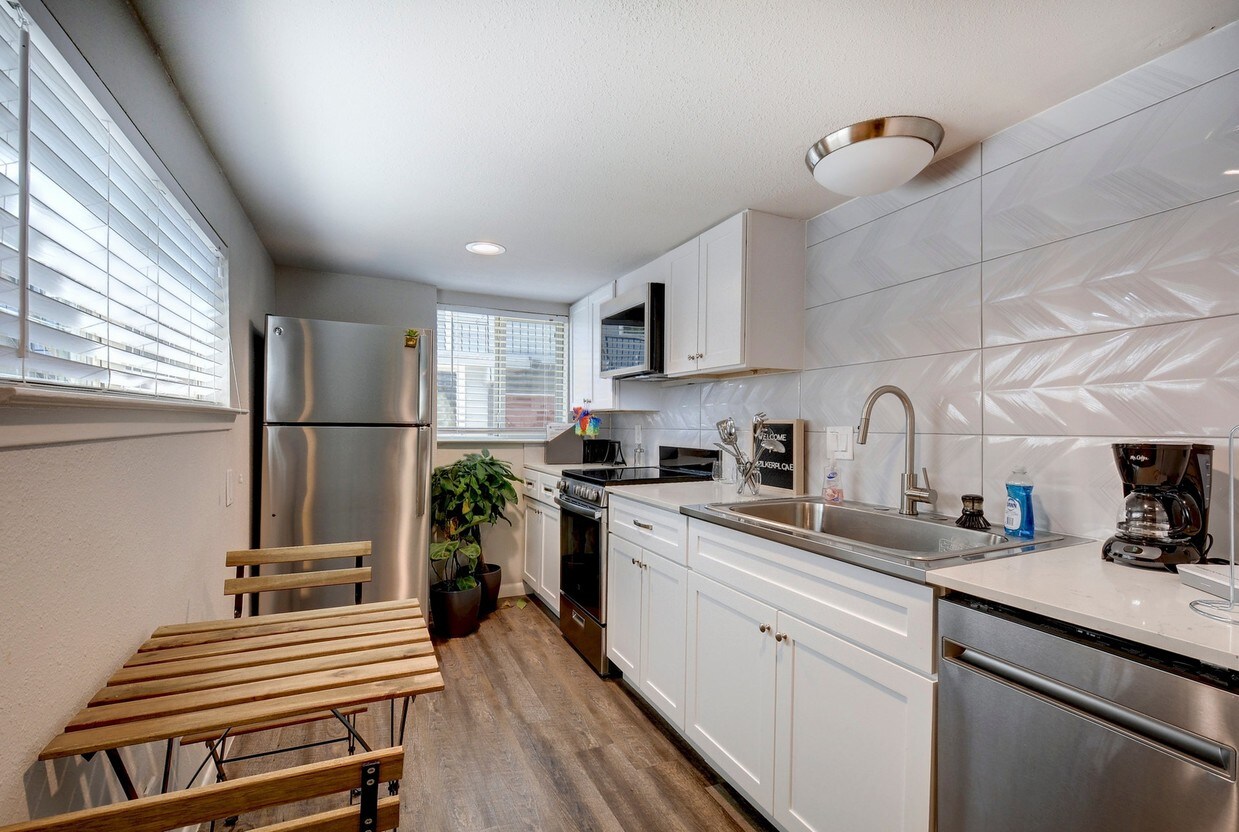 2017 Ln, Austin, TX 78704 2017 Ln Austin, TX