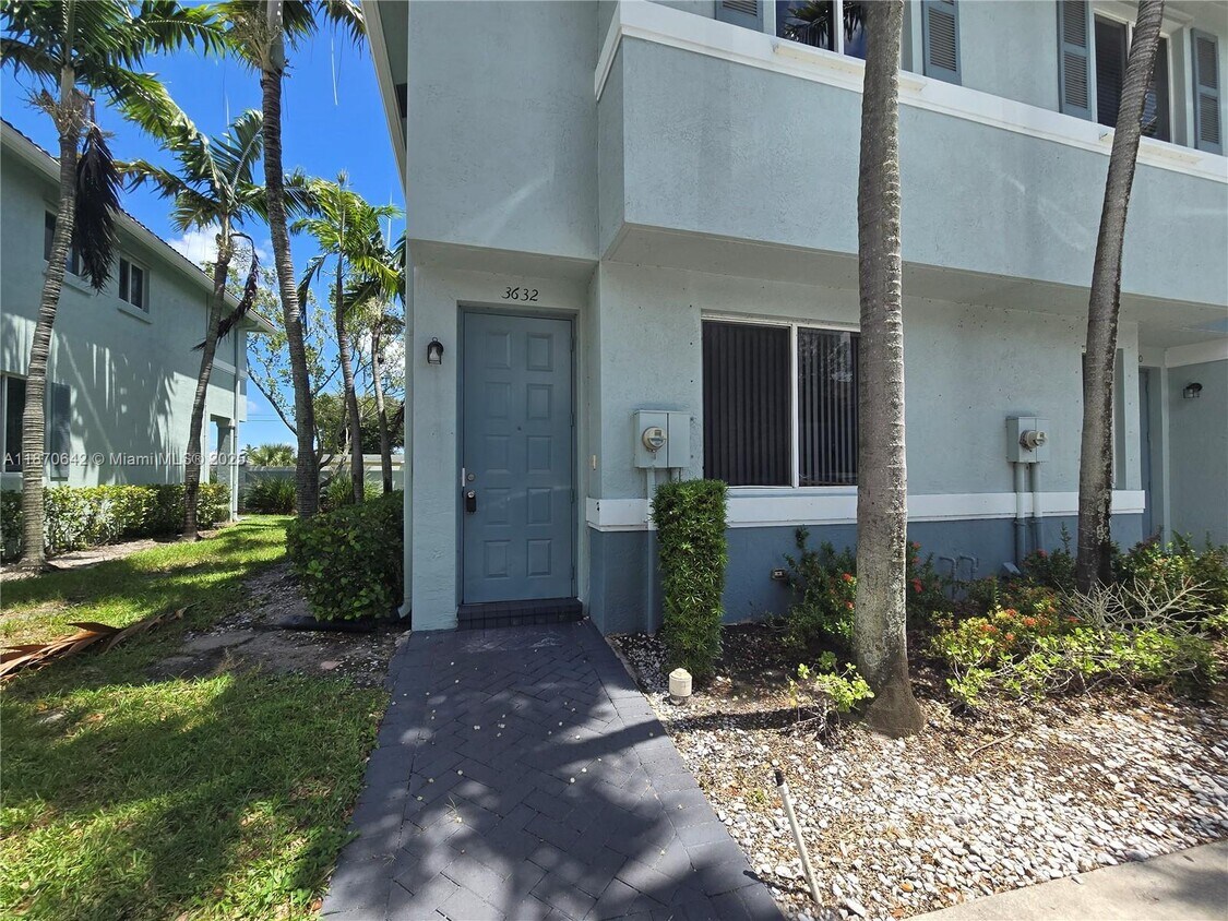 Foto principal - 3632 Oleander Terrace