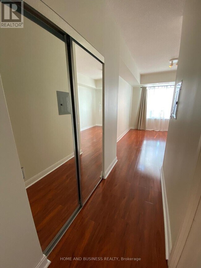 Building Photo - 70 Absolute Ave