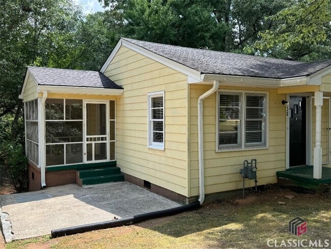 Building Photo - 130 Westover Dr