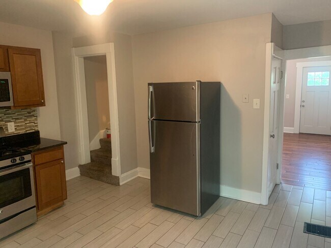 Building Photo - 142-144 W. Norwich Ave.