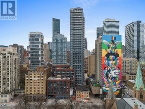 Building Photo - 308 Jarvis St