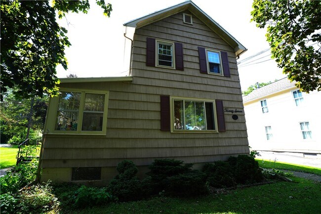 Foto del edificio - 27 Boughton Ave