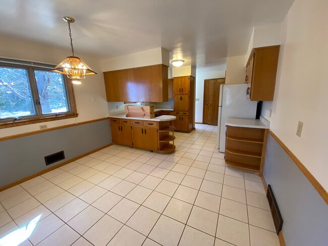 Building Photo - Single Family Home Available for Rent!