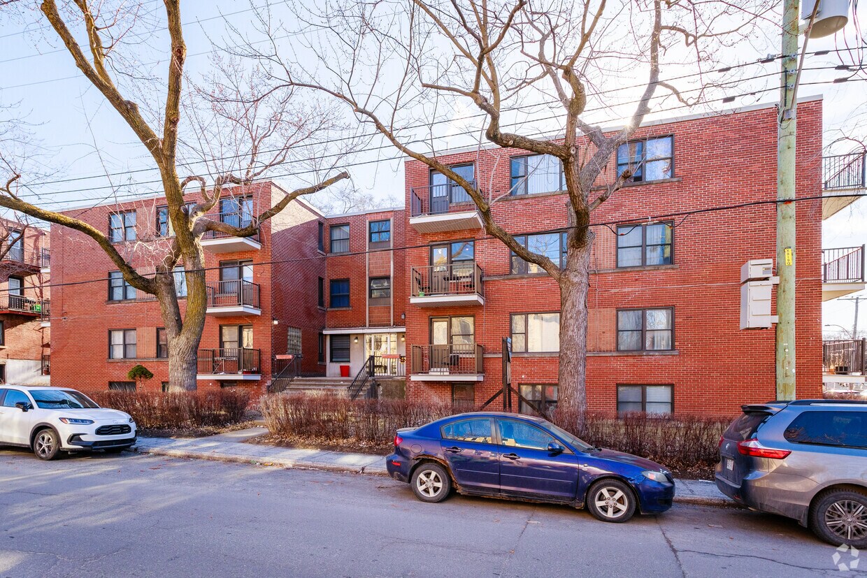 Photo du bâtiment - 5120 Boul Édouard-Montpetit
