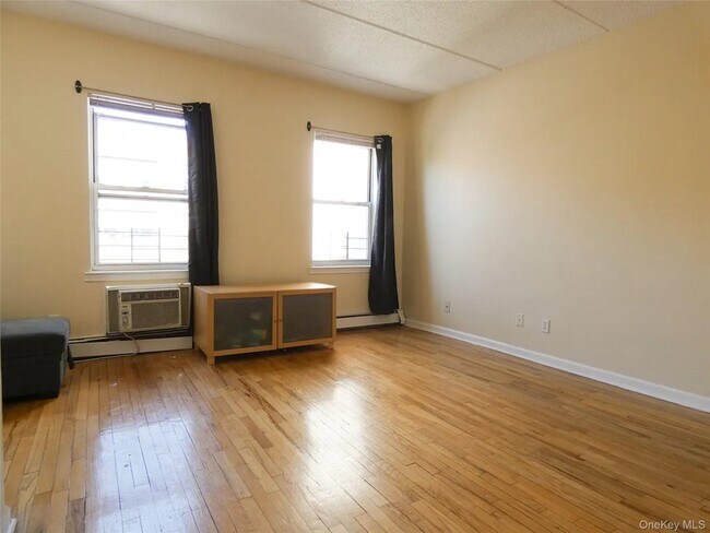 Foto del edificio - 228 E 112th St