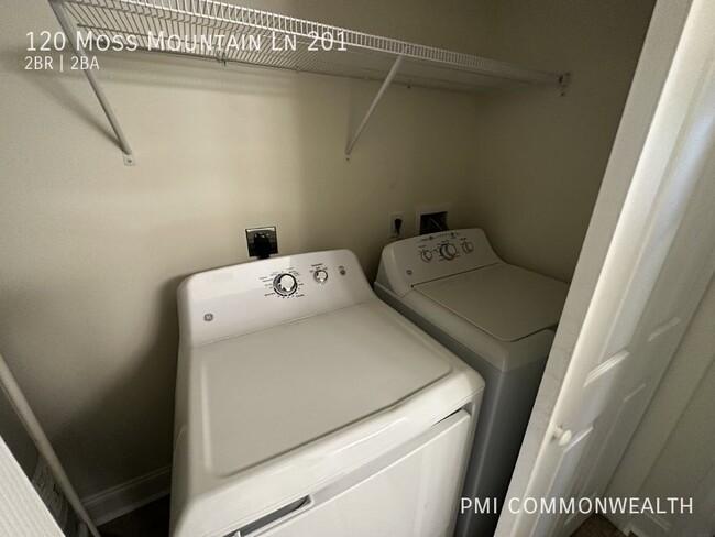 Foto del edificio - 120 Moss Mountain Ln