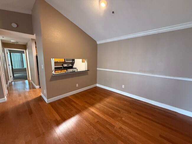 Foto del edificio - 4053 Crockers Lake Blvd