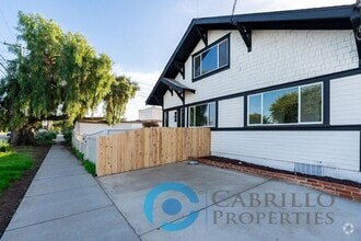 Building Photo - 138 5th Ave
