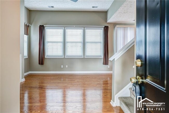 Building Photo - 709 Bedford Ct