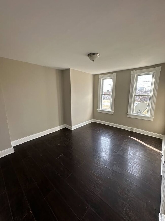 Foto del edificio - Spacious 3 Bedroom Home In East Baltimore