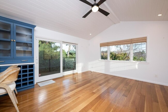 Building Photo - 815 Harvard Rd