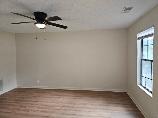 Foto del edificio - 490 S Jeff Davis Dr