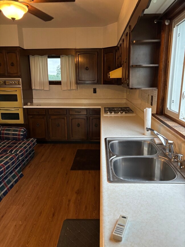Kitchen - 3161 E Stancliff Rd
