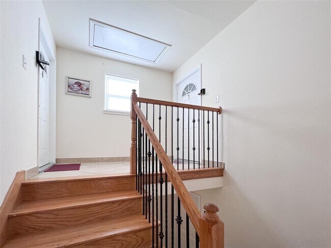 Building Photo - 4105 Ross Ave