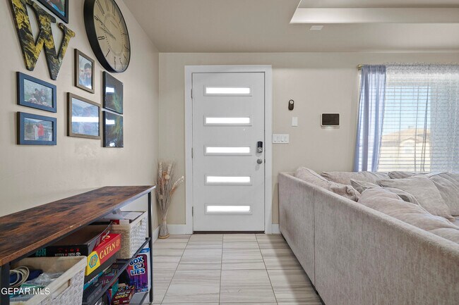 Foto del edificio - 14724 Mountain Breeze Ave