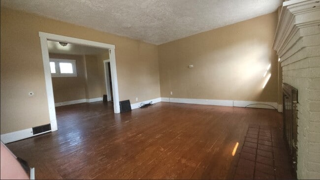 Building Photo - 2335 Buckeye Cir