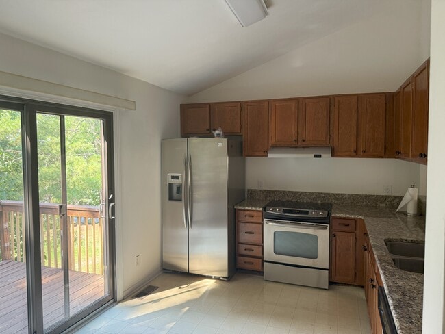 Foto del edificio - 4554 Summerset Dr