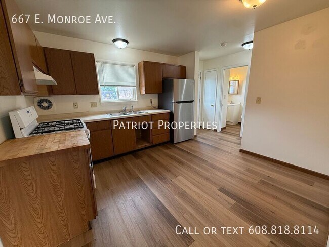 Foto del edificio - 667 E Monroe Ave