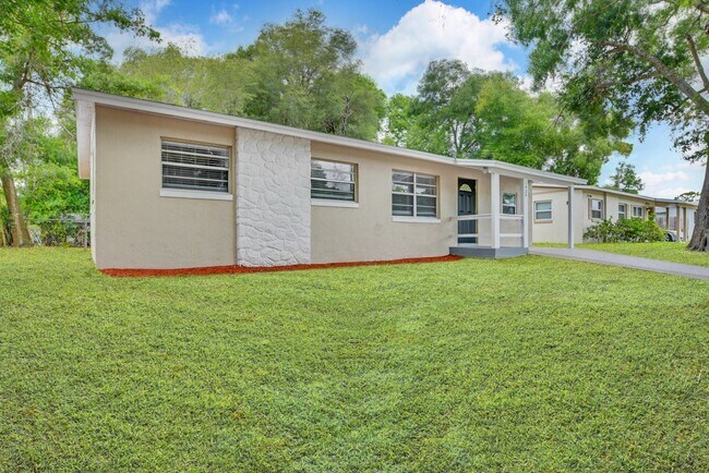 Foto del edificio - 1424 Sunridge Rd