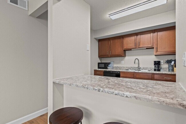 Foto del edificio - 2309 Cherry Hills Dr