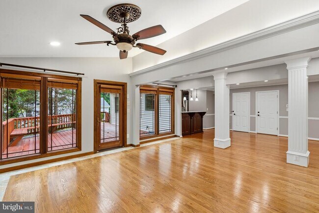 Building Photo - 9201 Beachway Ln