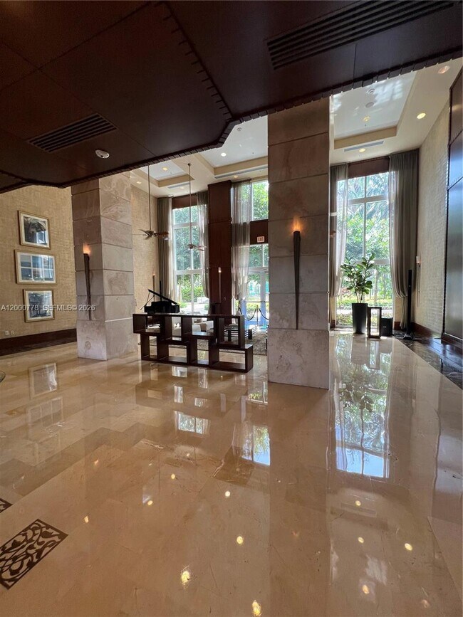 Foto del edificio - 19501 W Country Club Dr
