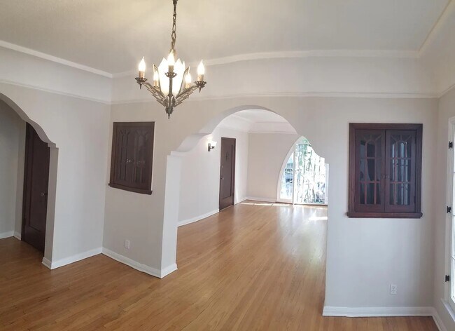 Foto del edificio - 341 N Curson Ave