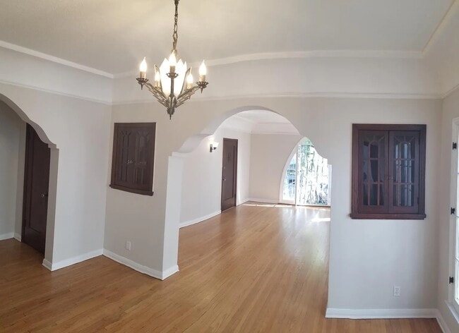 Building Photo - 341 N Curson Ave