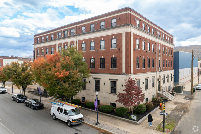 Foto del edificio - 343 W 4th St