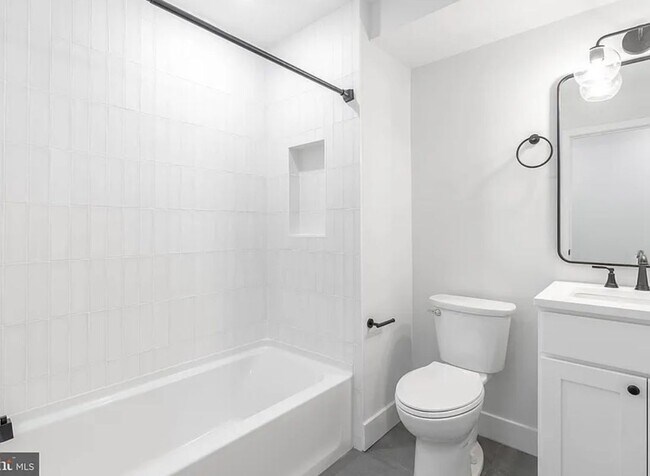 Foto del edificio - 2055 E Rush St