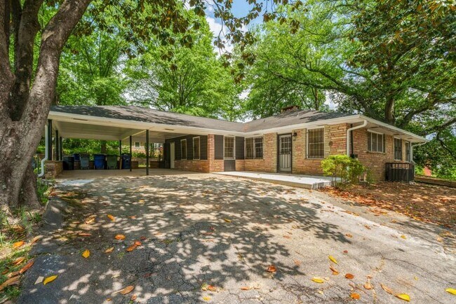 Foto del edificio - 1930 Hollywood Rd NW