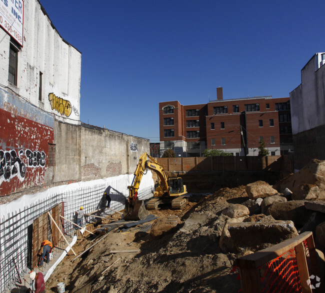Building Photo - 291 Metropolitan Ave