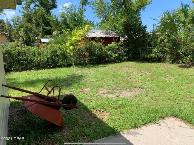 Building Photo - 1111 Fortune Ave