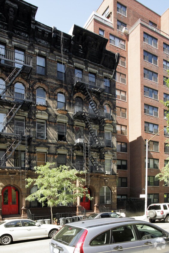 218 - 220 E 27th St - 218-220 E 27th St