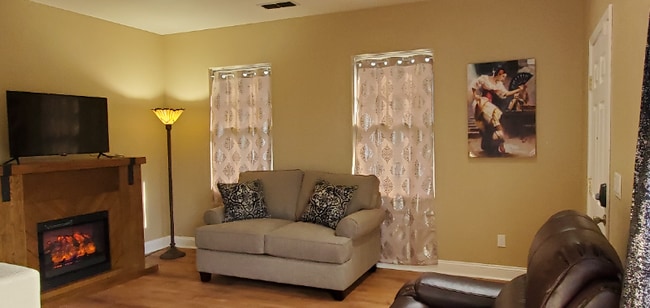 Photo - 1105 Promenade St Apartment