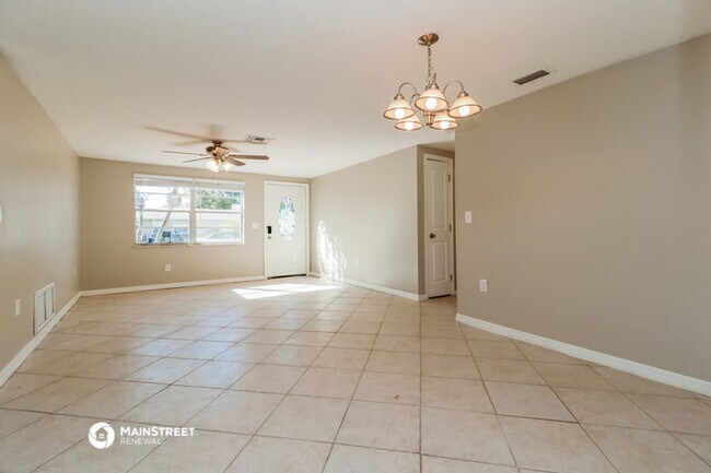 Building Photo - 1802 Sprint Ln