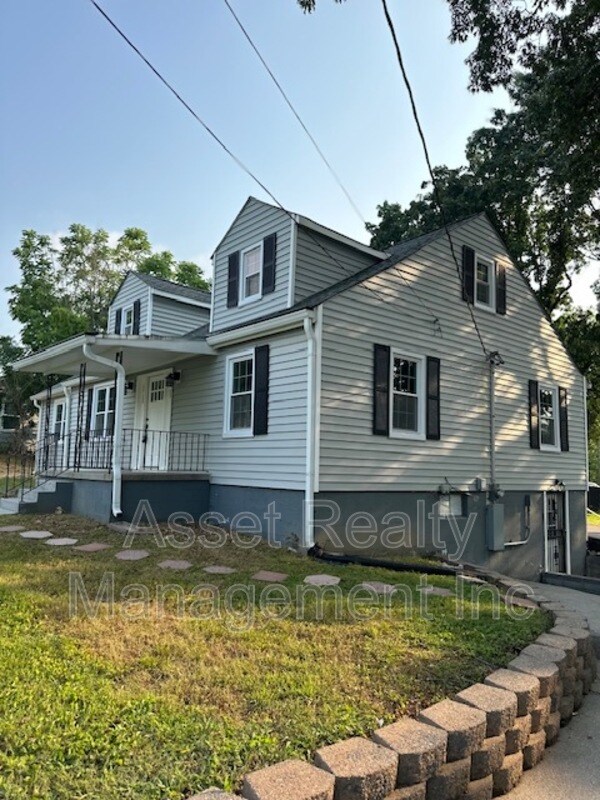 Foto del edificio - 2208 Sanderson Rd