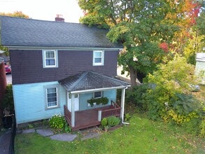 Building Photo - 120 Dell St