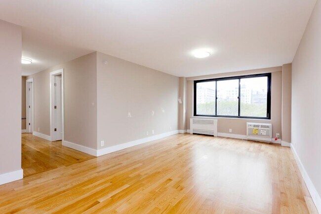 Foto del edificio - 786 Columbus Ave