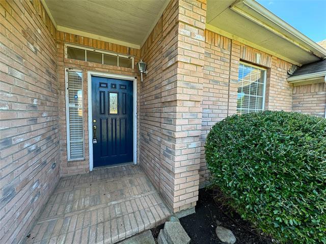 Building Photo - 805 Teakwood Dr