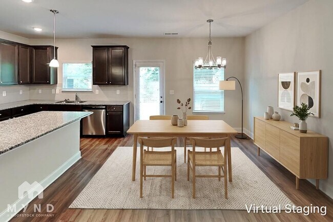 Foto del edificio - 10143 Benton Woods Dr