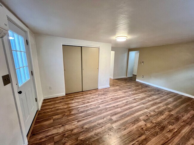 Building Photo - Johnson Triplex