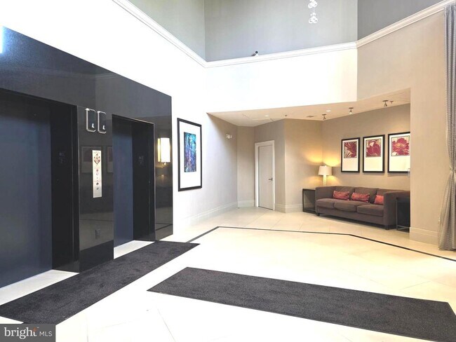 Foto del edificio - 1645 International Dr