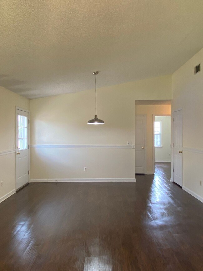 Foto del edificio - 854 Lyndsi Ln