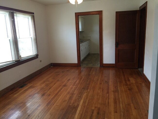 Dining room - 2122 Hillside Ave