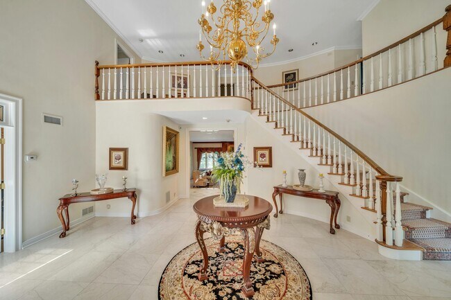 Building Photo - 787 Peach Tree Ln