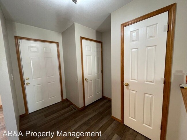 Building Photo - 3 br, 2 bath House - 1308 Covey