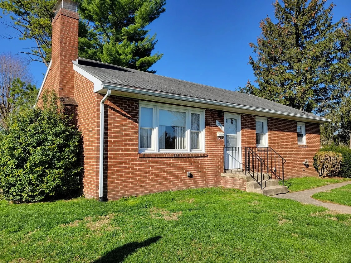 Primary Photo - 318 Delaware Rd